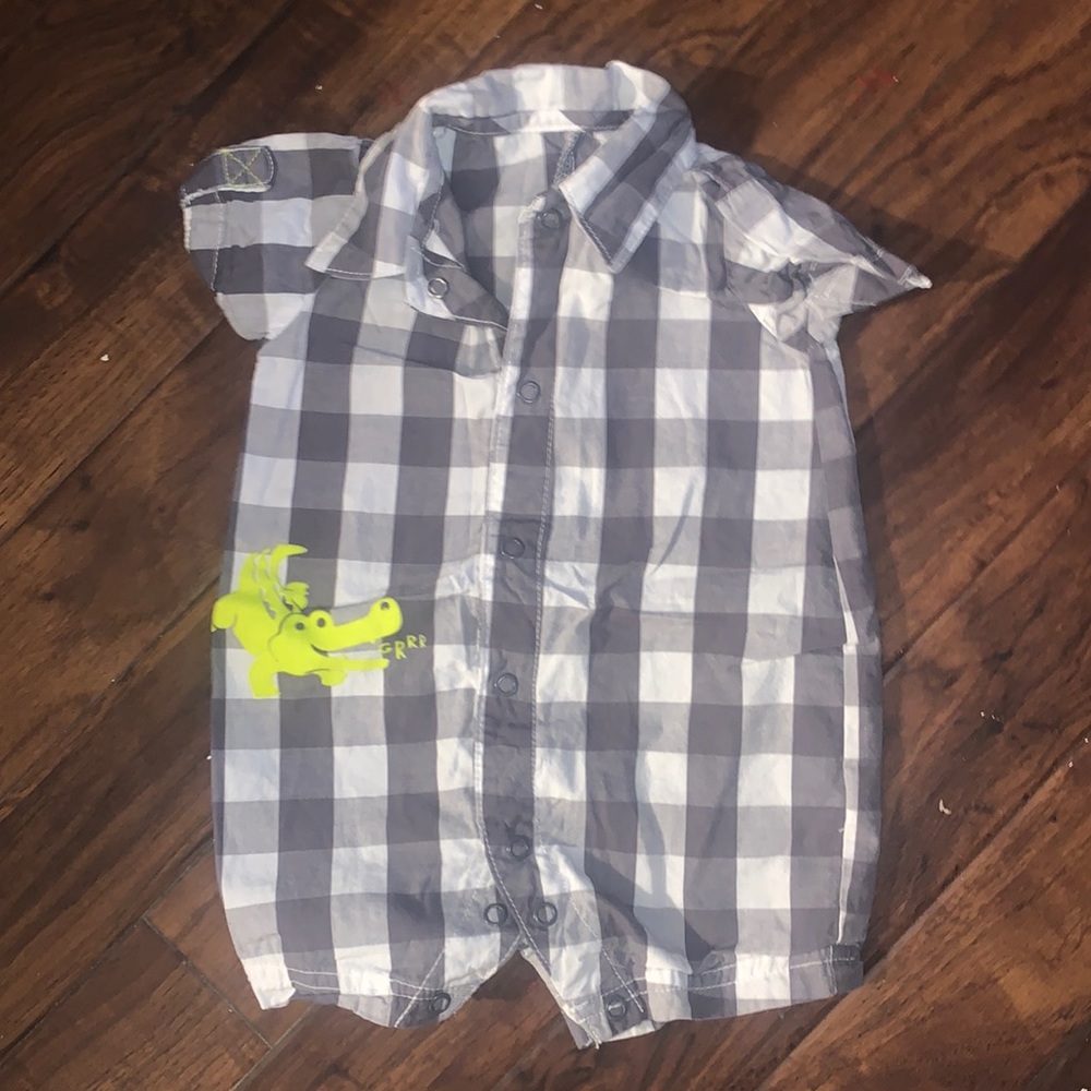 Carter’s one piece outfit ⭐️